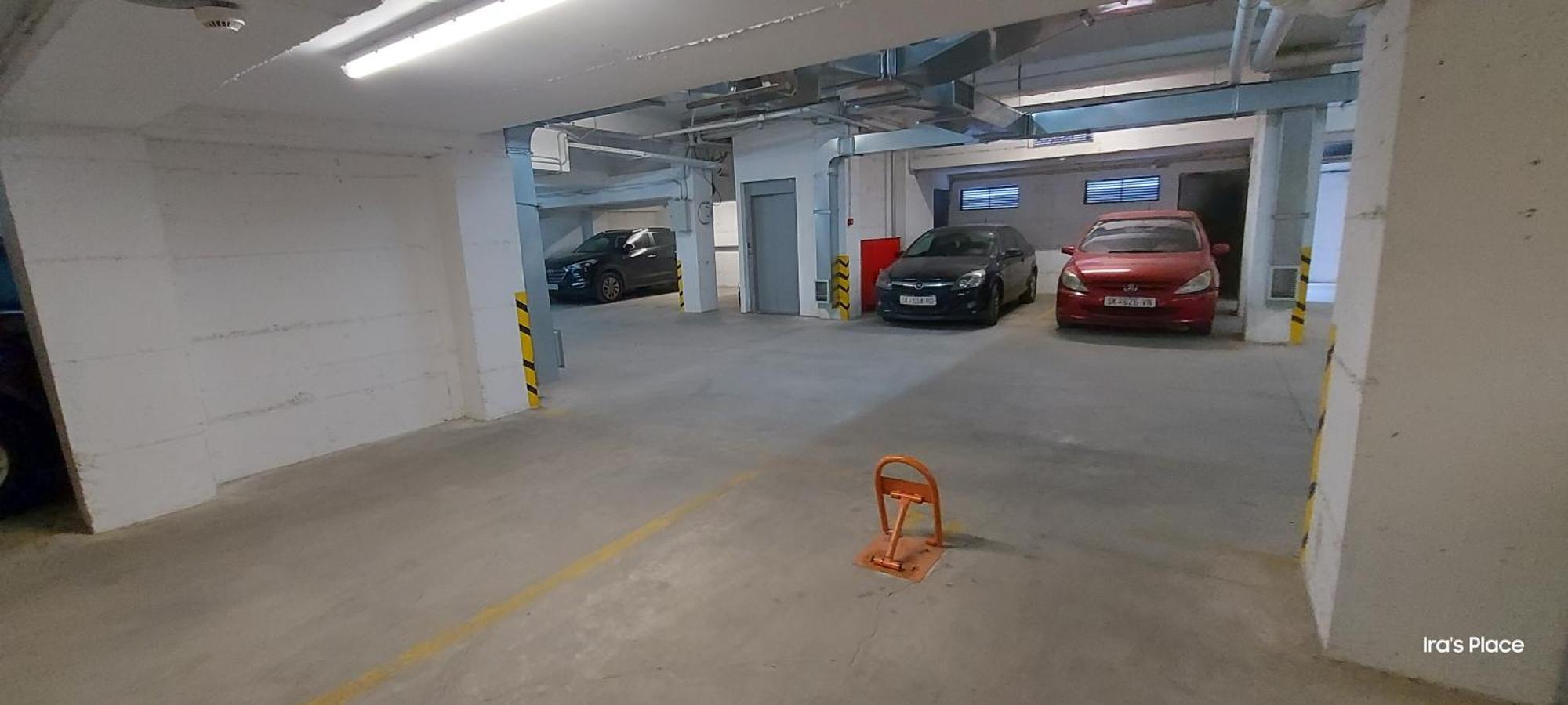 Ira'S 2 Bedroom Central Place With Private Parking Skopje Exterior photo